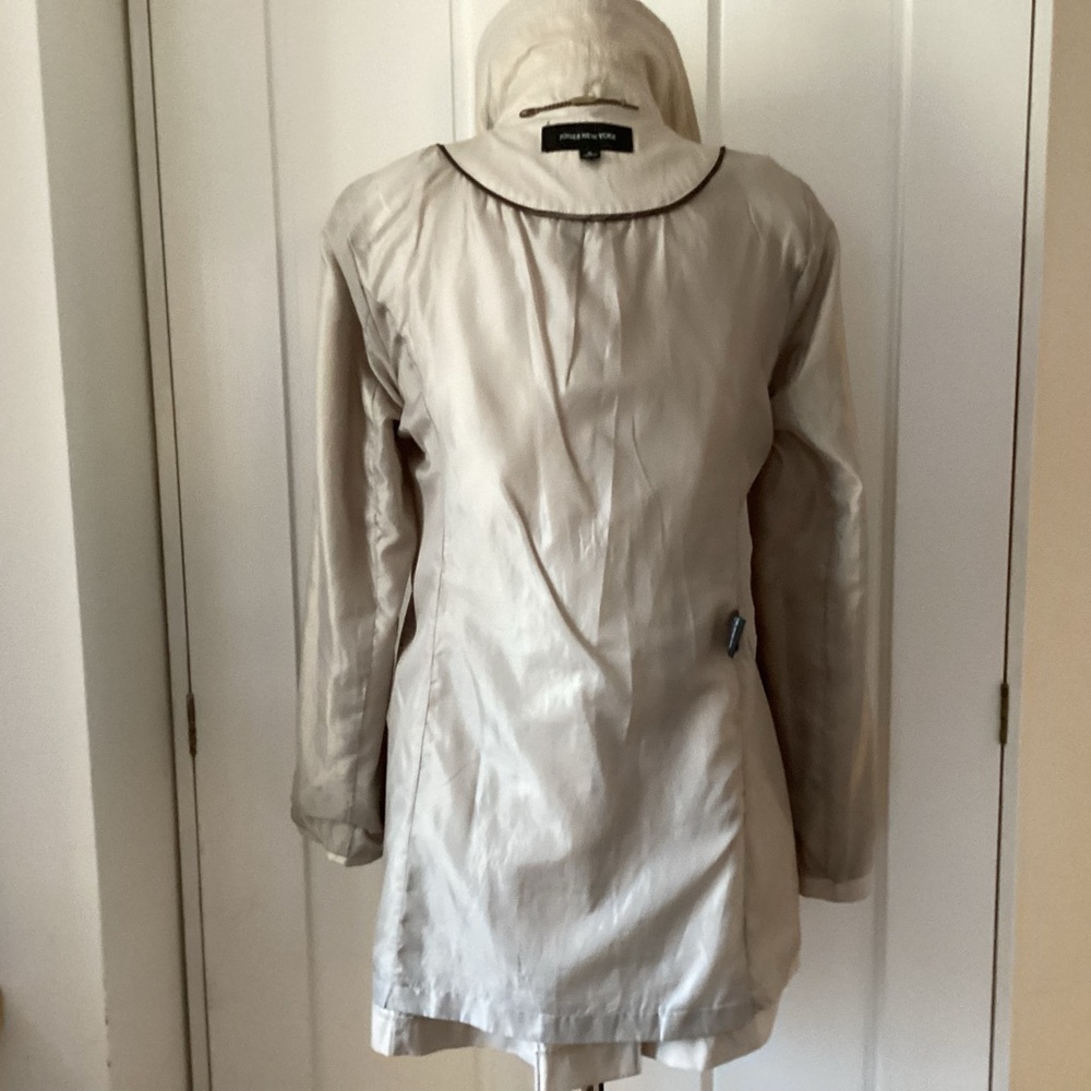 Jones New York princess cut back/cuff belt lined concealed button rain trench M - Picture 9 of 12